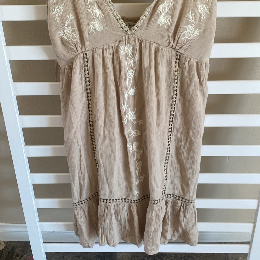 NWT Jessica Simpson Beige Sundress Tie Shoulder Bohemian Embroidered Dress Sz M - Picture 4 of 14